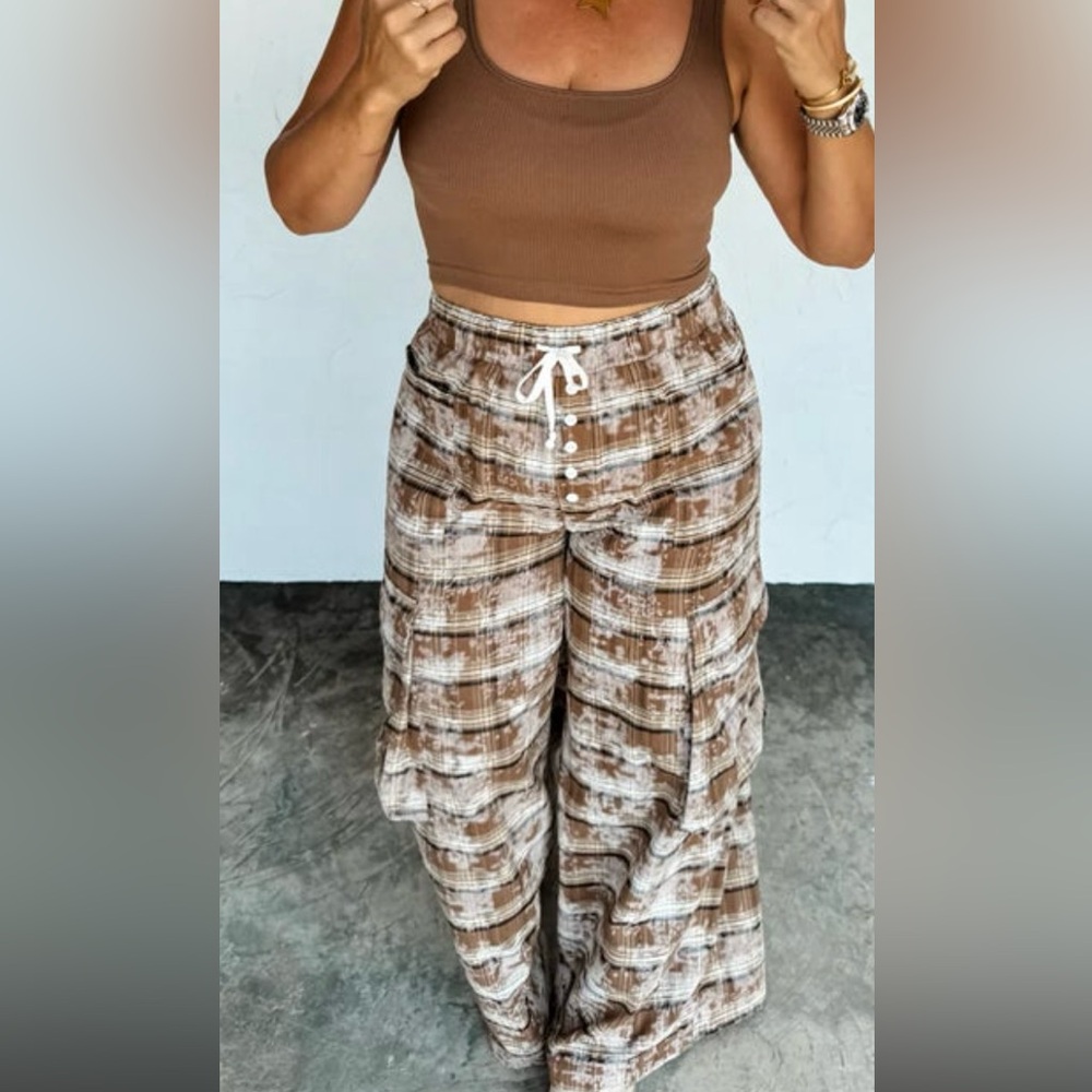 NWOT Plaid Behavior Plaid Wide Leg Pants in Brown. Size Extra Small.